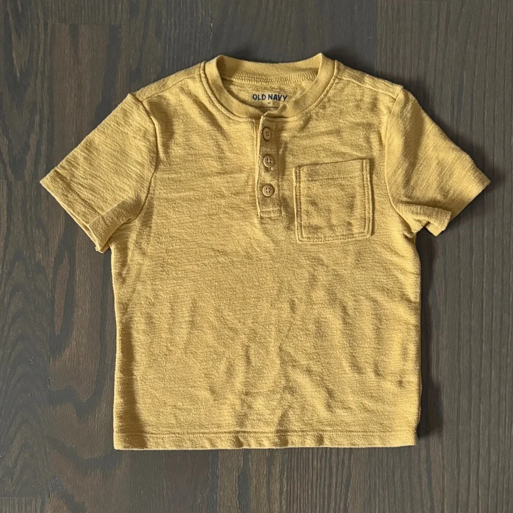 Old Navy Yellow Short-Sleeve Pocket T-Shirt | 3T